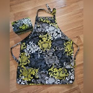 Vera Bradley Pocket Cooking Apron Set With Collectable Tin